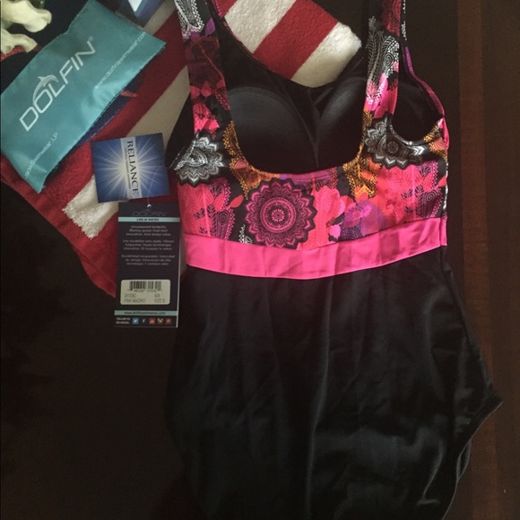 Dolfin Aquashape moderate scoop back color block - Picture 3 of 7